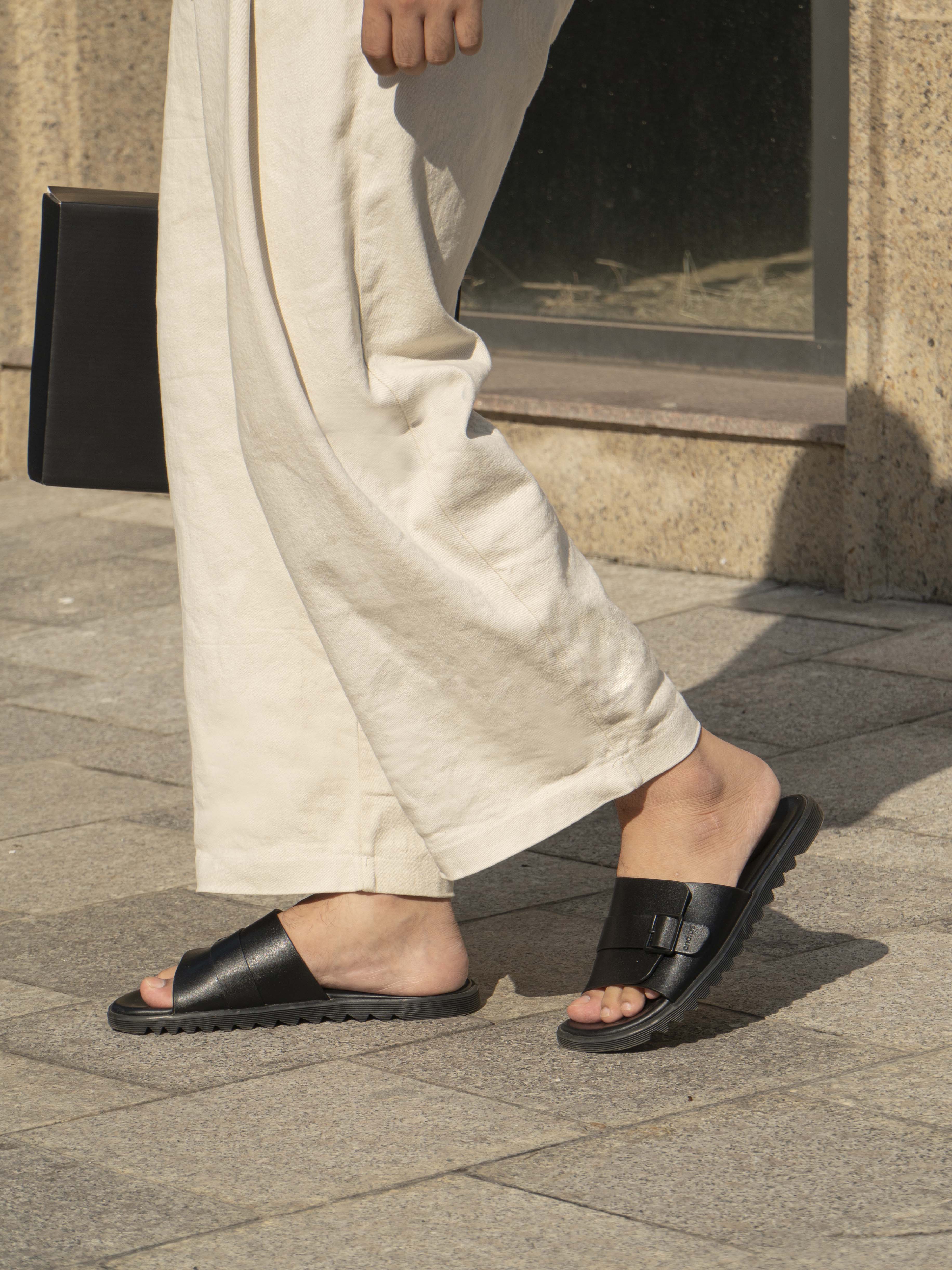 Dép da nam nữ Andras unisex quai ngang Center Sandal chất liệu Microfiber cao cấp