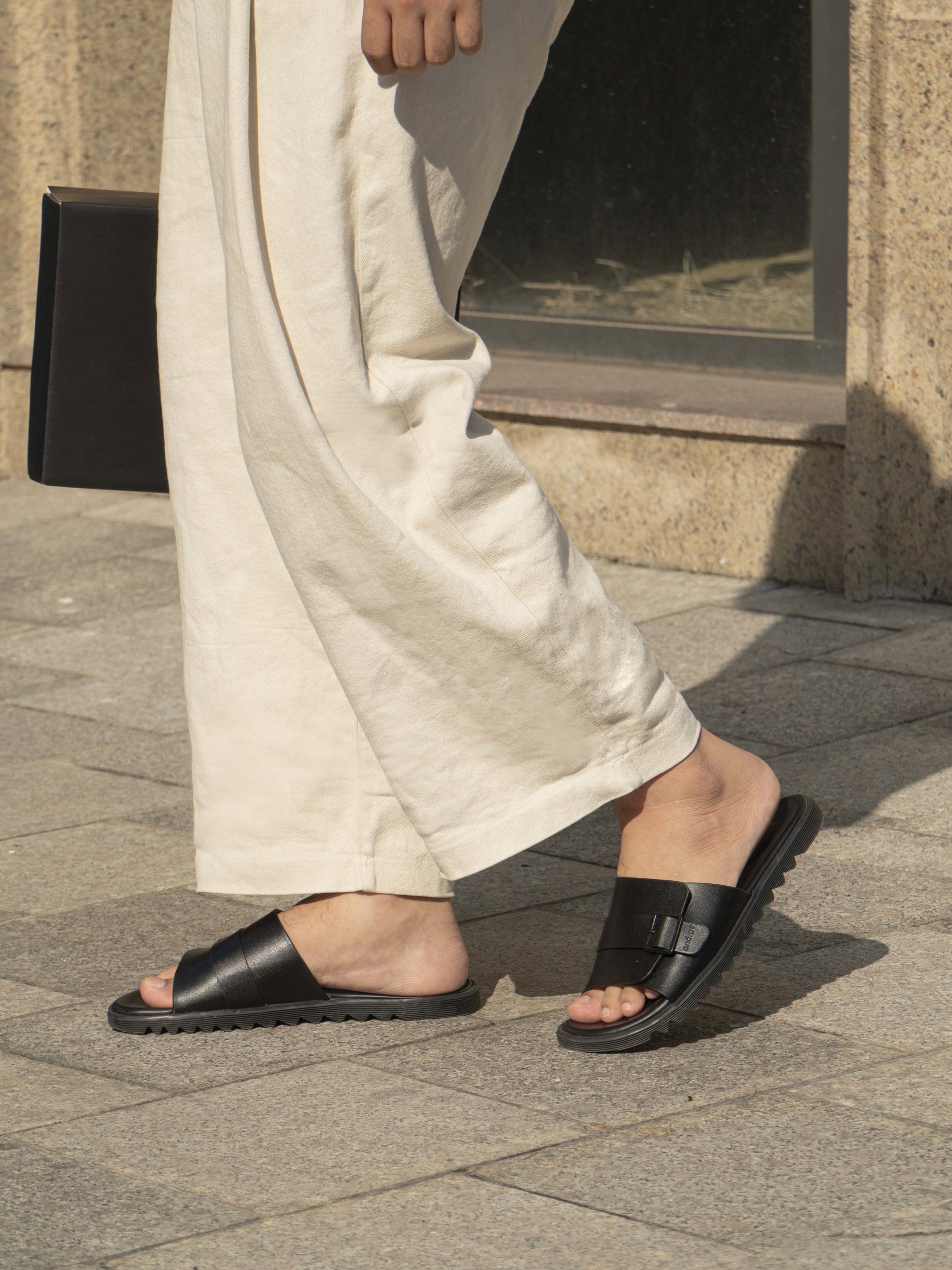 Dép da nam nữ Andras unisex quai ngang Center Sandal chất liệu Microfiber cao cấp