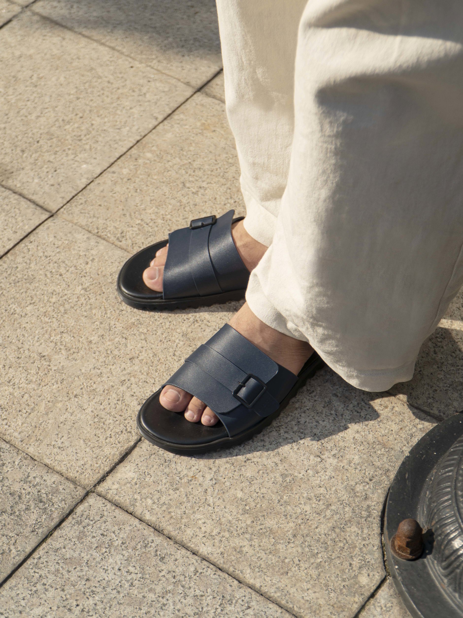 Dép da nam nữ Andras unisex quai ngang Center Sandal chất liệu Microfiber cao cấp