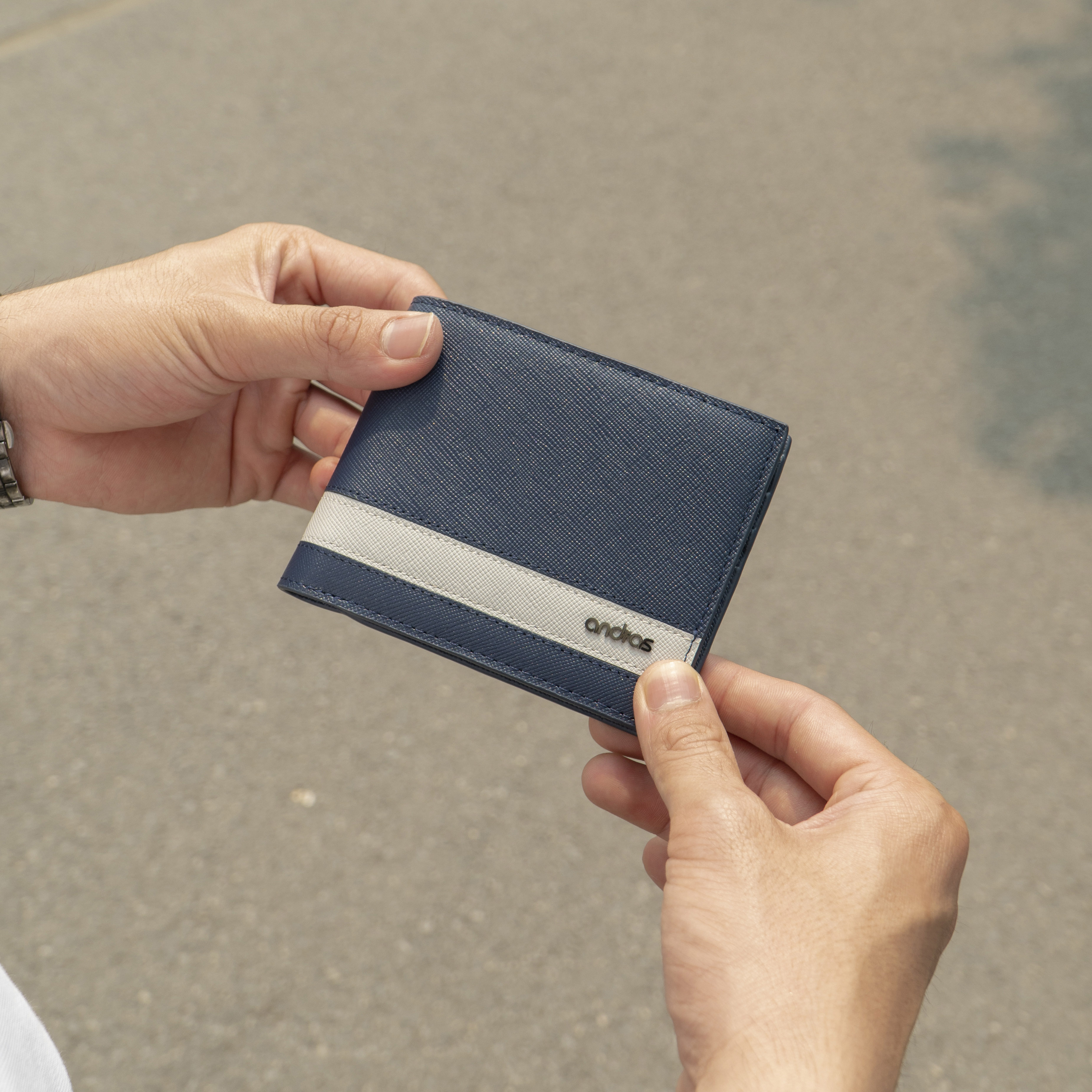 [Khắc Tên] Ví nam gập đôi Combine Wallet da Saffiano bóp nam da thật cao cấp dáng ngang -V13
