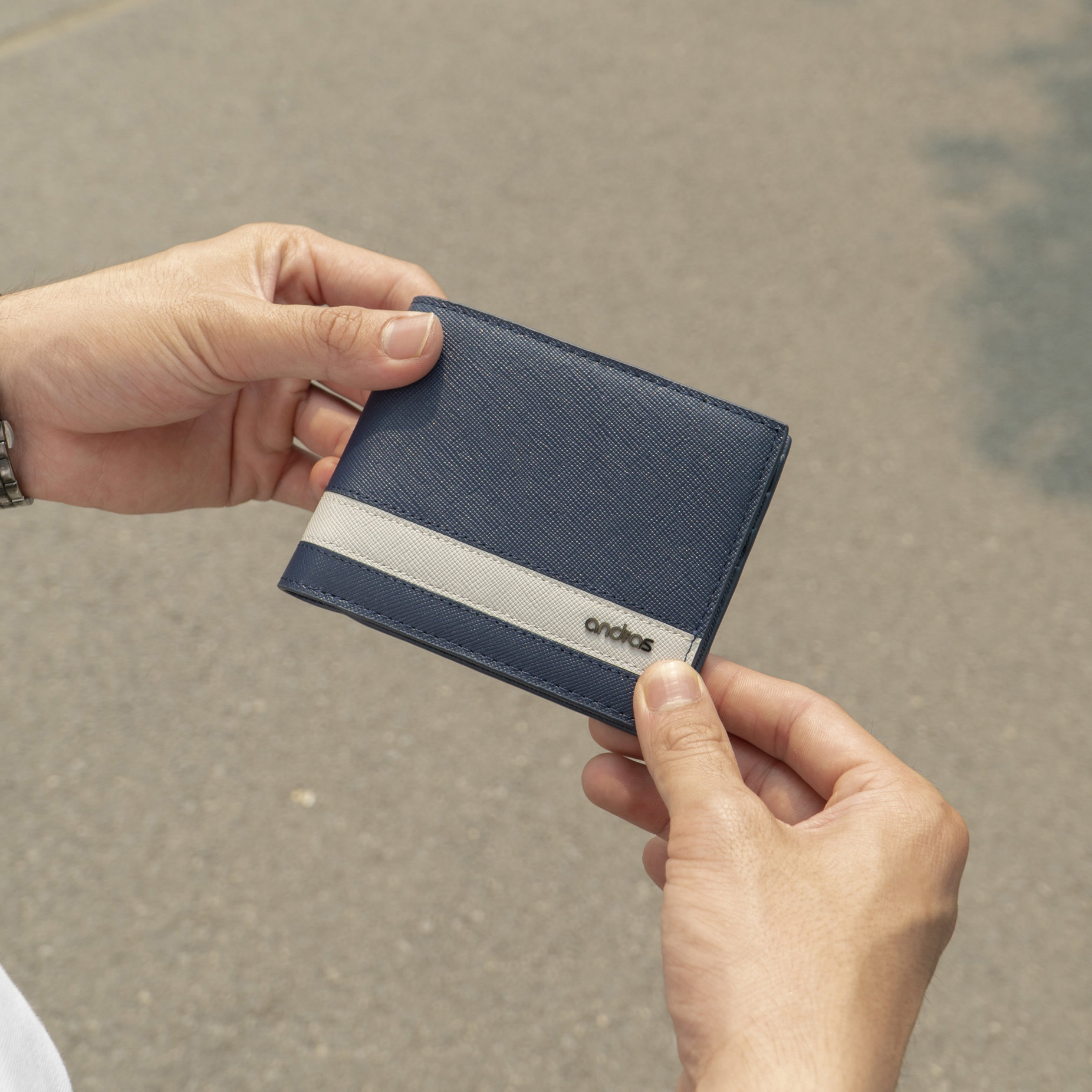 [Khắc Tên] Ví nam gập đôi Combine Wallet da Saffiano bóp nam da thật cao cấp dáng ngang -V13